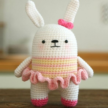 Minimals-Rabbit amigurumi pattern by Bigbebez