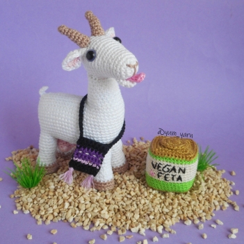 Rita the Goat amigurumi pattern by Yum Yarn