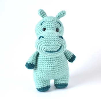 Blue Hippo amigurumi pattern by Elisas Crochet