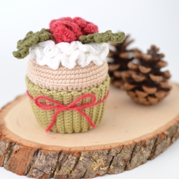 Christmas Cupcake amigurumi pattern by Elisas Crochet