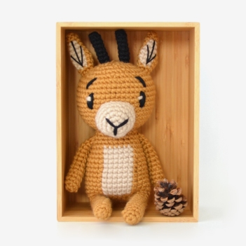 Claire the Gazelle amigurumi pattern by Elisas Crochet