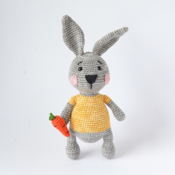 Easter Bunny amigurumi pattern by Elisas Crochet