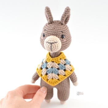 Fernando the Llama amigurumi pattern by Elisas Crochet
