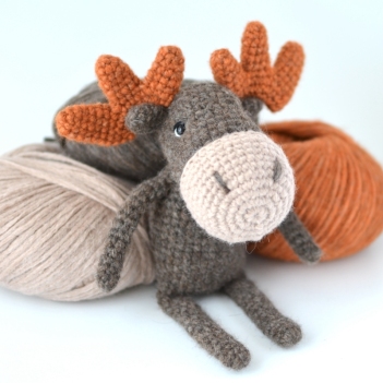 Jorg the Moose amigurumi pattern by Elisas Crochet