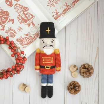 Nutcracker amigurumi pattern by Elisas Crochet