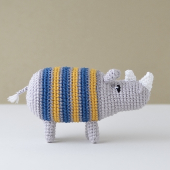 Ray the Rhino amigurumi pattern by Elisas Crochet