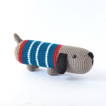 Sausage Dog amigurumi pattern by Elisas Crochet