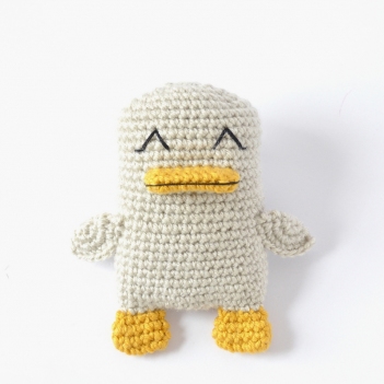 Squeak the Duck amigurumi pattern by Elisas Crochet