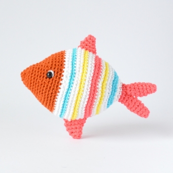 Striped Fish amigurumi pattern by Elisas Crochet