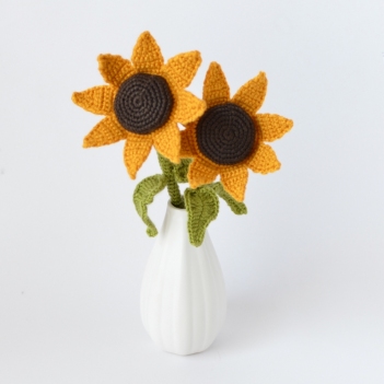 Sunflowers amigurumi pattern by Elisas Crochet