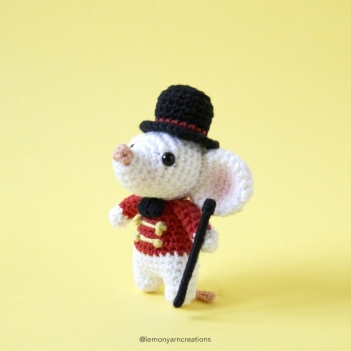 Magnus the Ringmaster Mouse amigurumi pattern by Lemon Yarn Creations