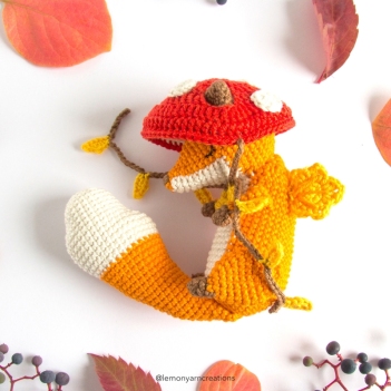 Maple the Red Fox amigurumi pattern by Lemon Yarn Creations