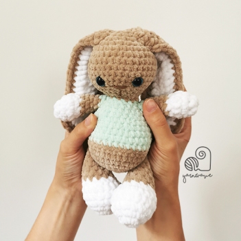 Fluffy bunny amigurumi pattern