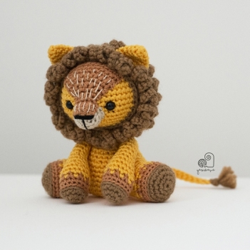 Leo the Lion amigurumi pattern by YarnWave
