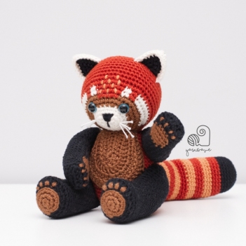 Ronnie the red panda amigurumi pattern by YarnWave