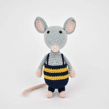 Milo the Mouse amigurumi pattern by KateDusCrochet