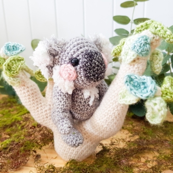 Sleepy Koala in a Gum Tree amigurumi pattern by Shinygurumi