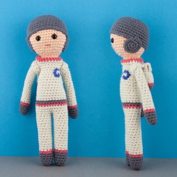 Astronaut amigurumi pattern by Make Me Roar