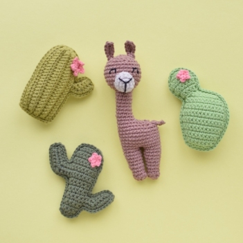 Llama and cacti amigurumi pattern by Ms. Eni