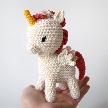 Penelope Pony amigurumi pattern by Ms. Eni