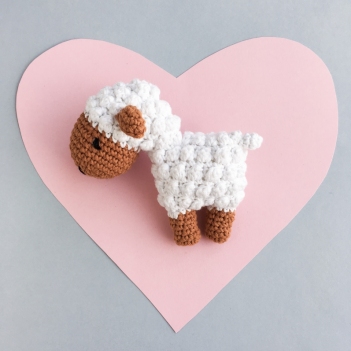 Svea sheep amigurumi pattern by Ms. Eni