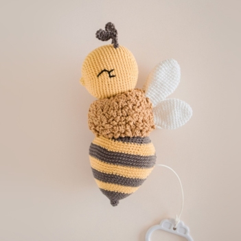 queen bee amigurumi pattern by Ms. Eni