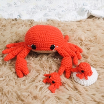 Charlotte the Crab Mom & her babies amigurumi pattern by All From Jade