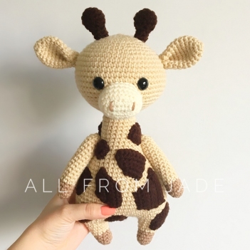 Gloria the Giraffe amigurumi pattern by All From Jade