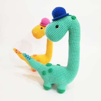 Alfred Dinosaur amigurumi pattern by Conmismanoss