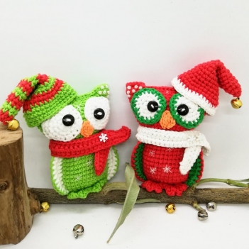 Christmas Owls amigurumi pattern by Conmismanoss