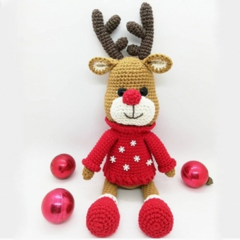 Christmas reindeer amigurumi pattern by Conmismanoss