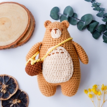 Honey Bear amigurumi pattern by Eweknitss
