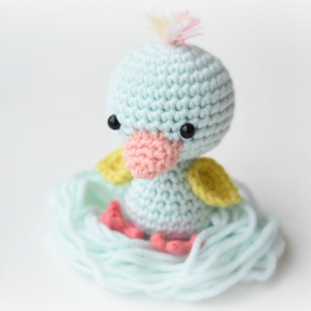 Little friendly duck amigurumi pattern