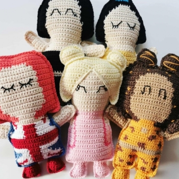 90s Popstars - Ginger, Baby, Sporty, Scary and Posh amigurumi pattern by Cara Engwerda