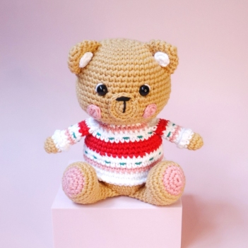 Billy the Festive Teddy amigurumi pattern by Cara Engwerda