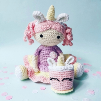 Chloe the Birthday Doll amigurumi pattern by Cara Engwerda