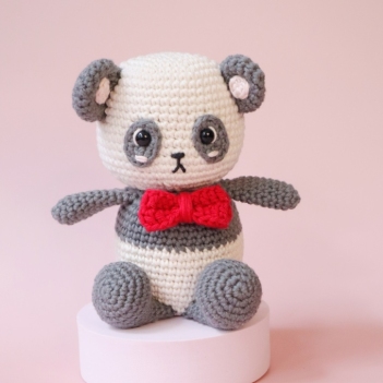 Genji the Panda amigurumi pattern by Cara Engwerda