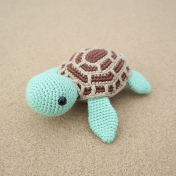 Marina the Sea Turtle amigurumi pattern by Smiley Crochet Things