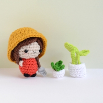 The Gardener amigurumi pattern by The Wandering Deer