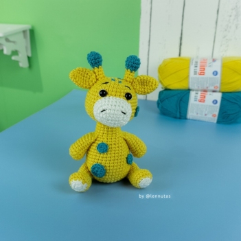 Cutie Giraffe amigurumi pattern by Lennutas