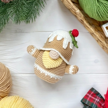 Gnome Gingerbread Man amigurumi pattern by Knit.friends