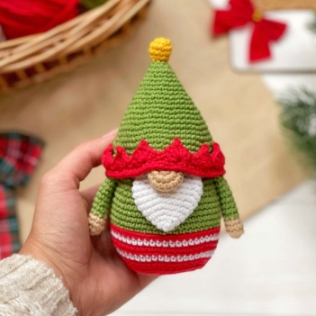 Gnome Santa's helper (or elf) amigurumi pattern by Knit.friends