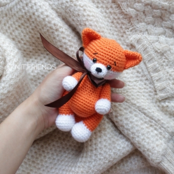 Little fox  amigurumi pattern by Knit.friends