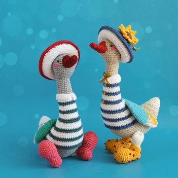 Vincent the Goose amigurumi pattern by Natura Crochet