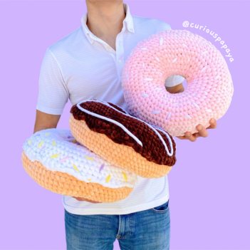 Giant Donut amigurumi pattern by Curiouspapaya