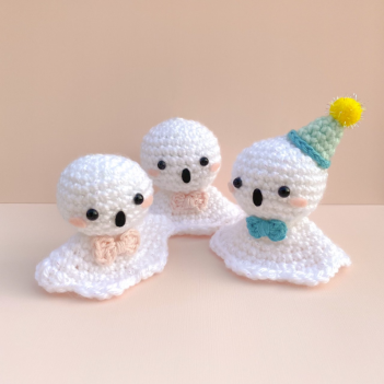 Grayson the Ghost amigurumi pattern by Curiouspapaya