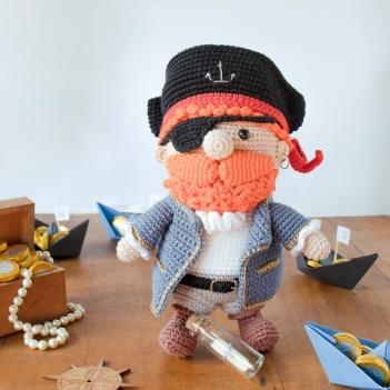 Pirate amigurumi pattern by GatoFio