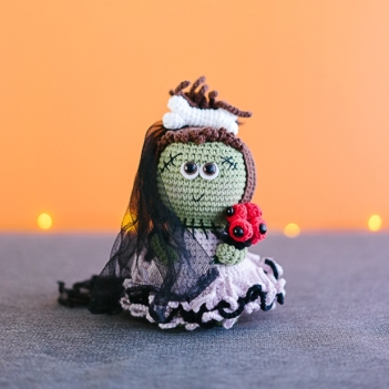 Zombie Bride amigurumi pattern by Mumigurumi