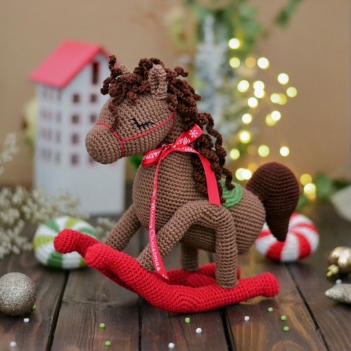 Rocking horse amigurumi pattern by LaCigogne