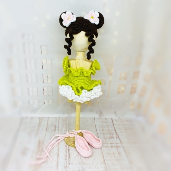 Ballerina Outfit amigurumi pattern by Fluffy Tummy